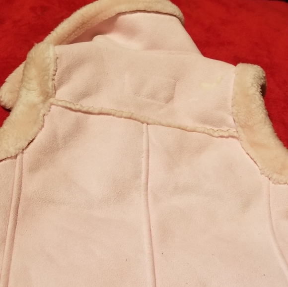 Gorgeous 5T fur pink vest🇨🇦🇨🇦 - Picture 2 of 3